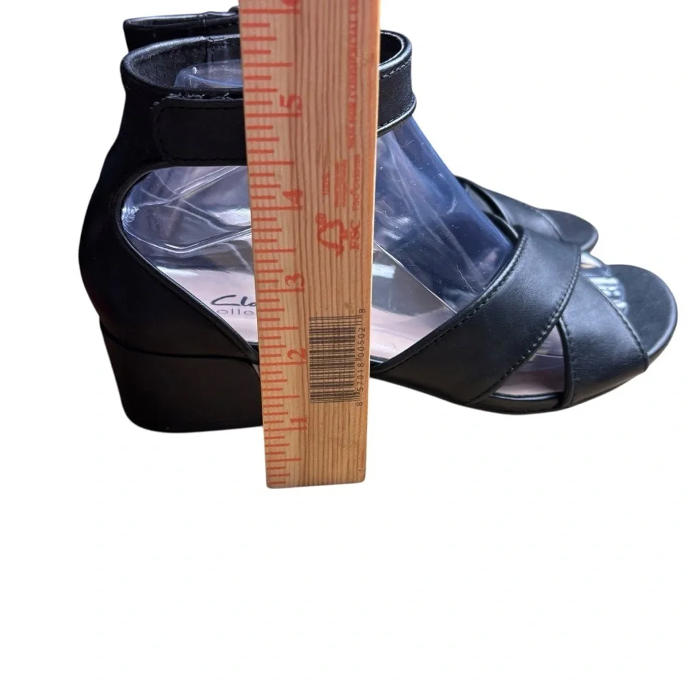 Clarks Caroleigh Rise Black Heeled Sandals – Women’s Sz 8